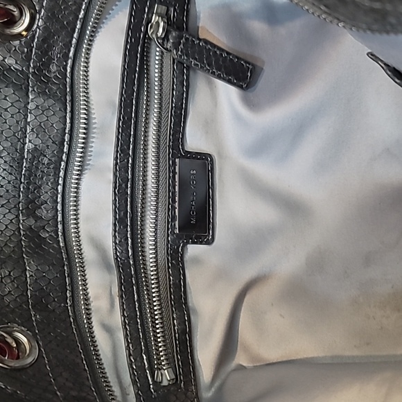 Michael Kors Skorpios Bag - Picture 5 of 11